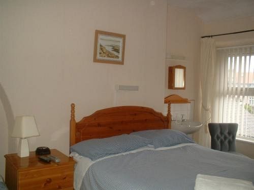 Wavecrest Hotel Holyhead Buitenkant foto