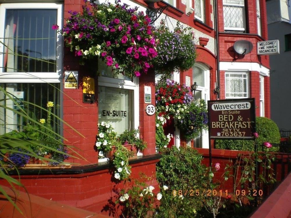Wavecrest Hotel Holyhead Buitenkant foto