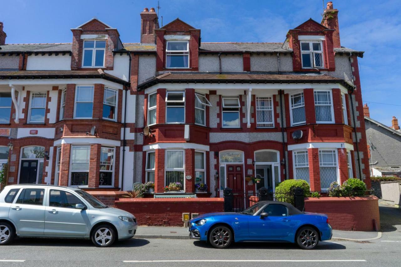Wavecrest Hotel Holyhead Buitenkant foto